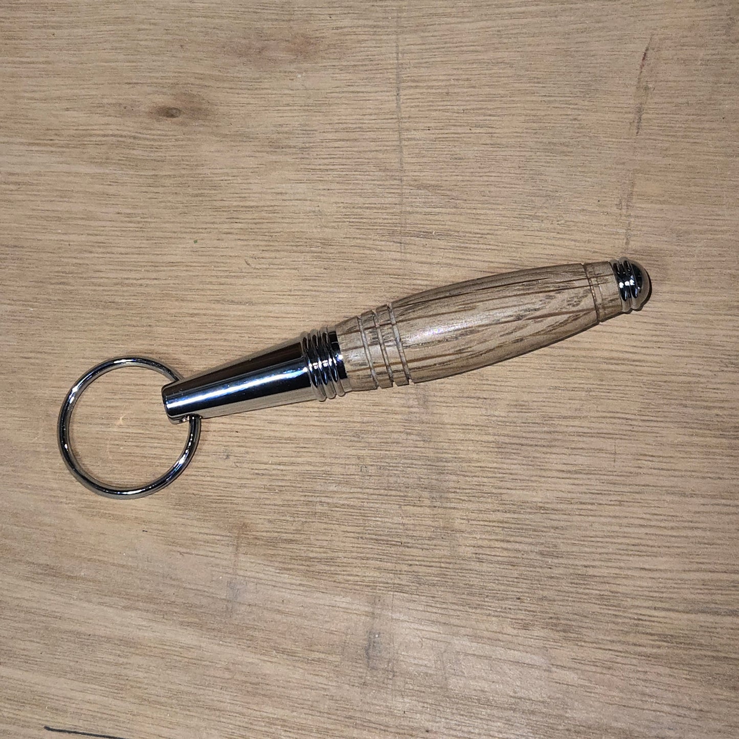 Premium Keyring Pen in chrome with cap on